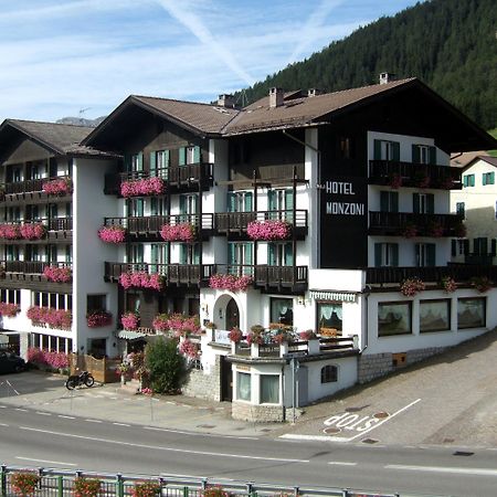 GH Hotel Monzoni Pozza di Fassa Esterno foto