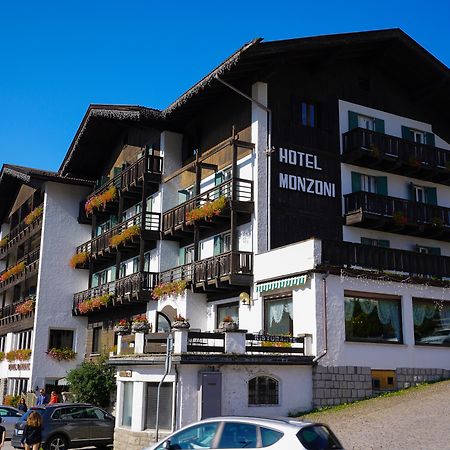 GH Hotel Monzoni Pozza di Fassa Esterno foto