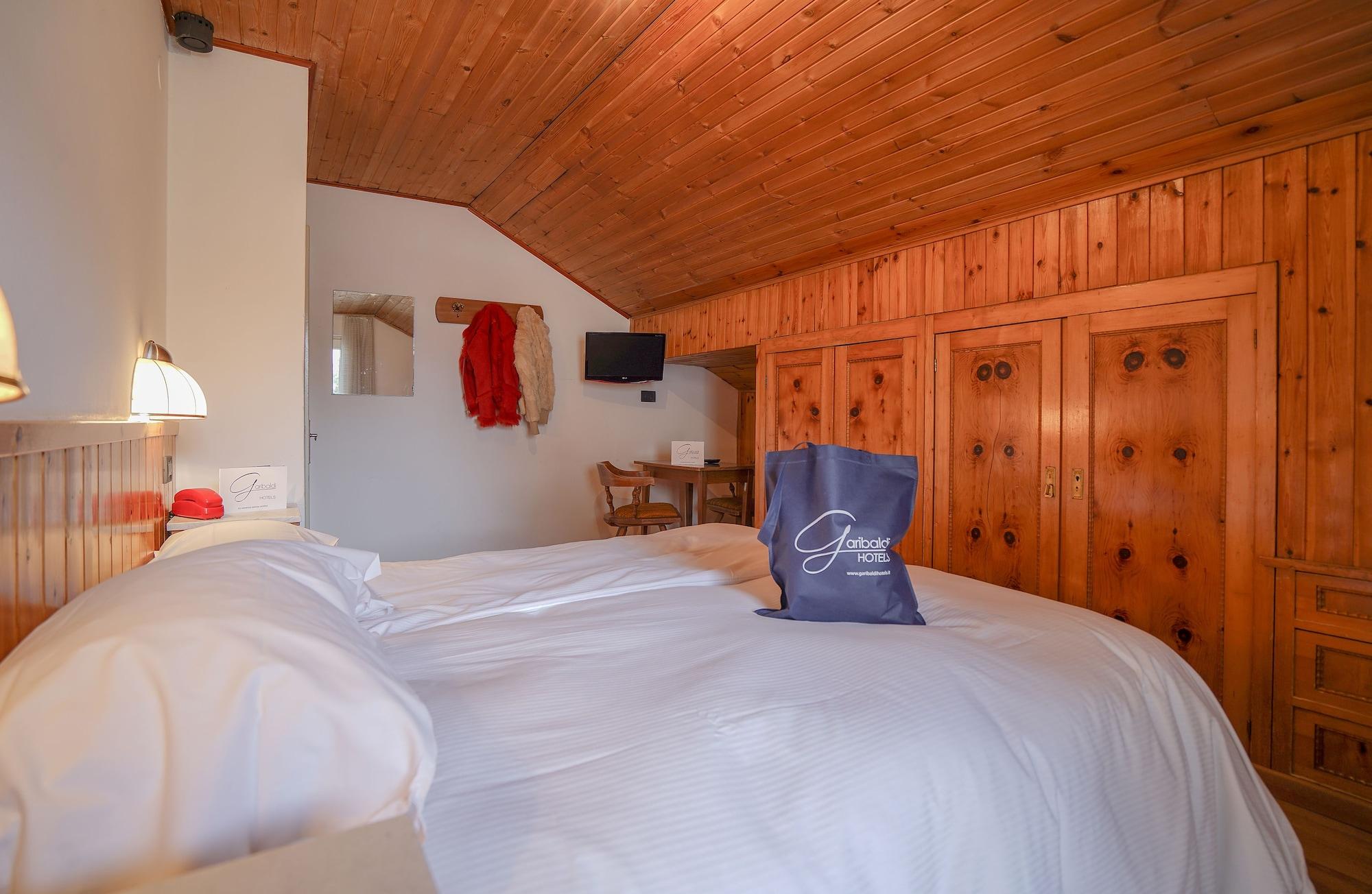 GH Hotel Monzoni Pozza di Fassa Esterno foto