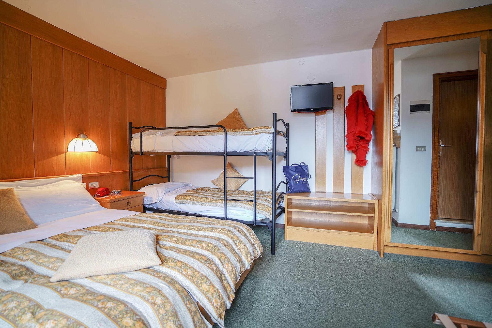 GH Hotel Monzoni Pozza di Fassa Esterno foto