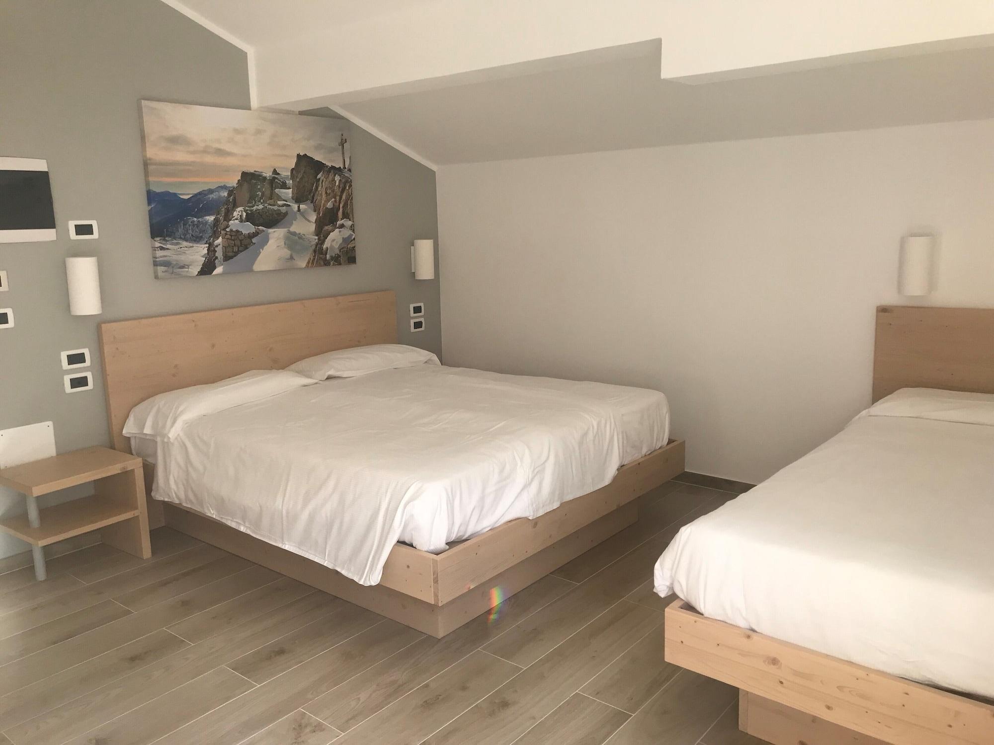 GH Hotel Monzoni Pozza di Fassa Esterno foto