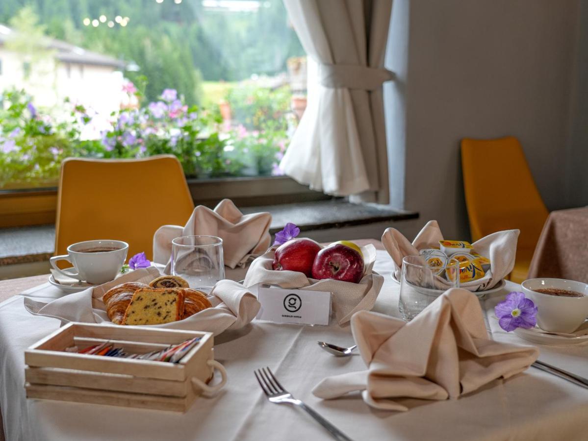 GH Hotel Monzoni Pozza di Fassa Esterno foto