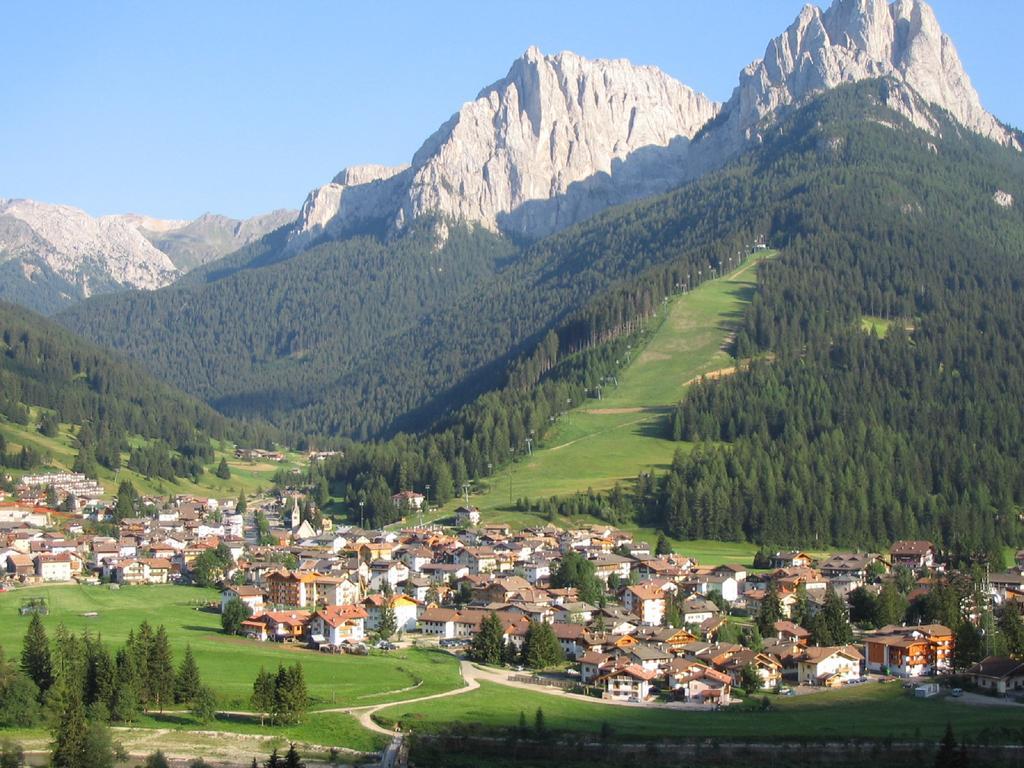 GH Hotel Monzoni Pozza di Fassa Esterno foto