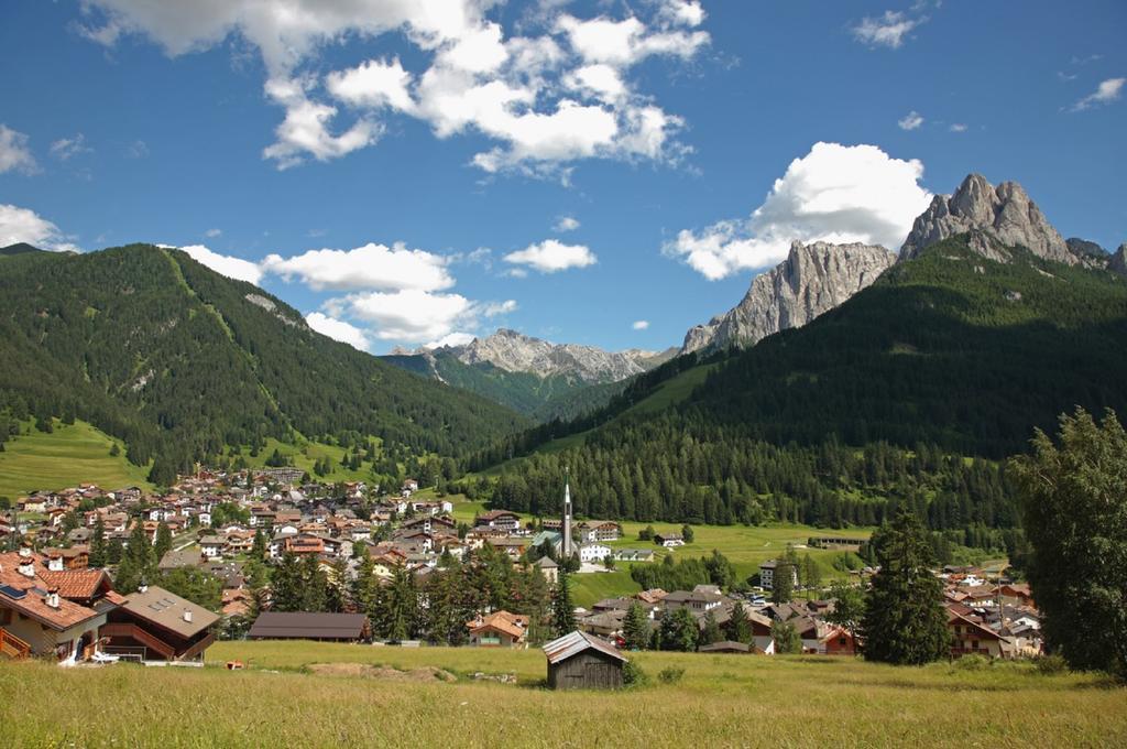GH Hotel Monzoni Pozza di Fassa Esterno foto